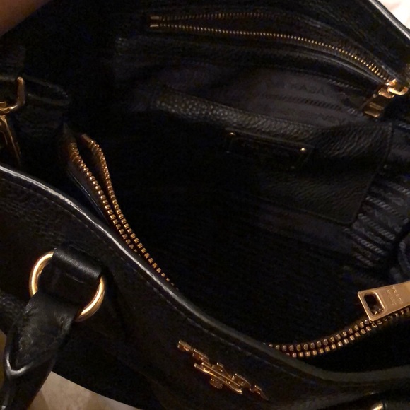 Authentic Prada handbag - Picture 3 of 6